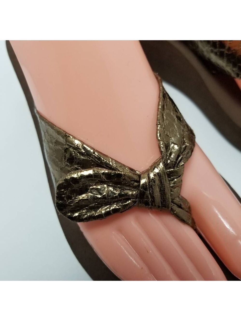 Womens Metallics Brown Thong Mid Wedge Sandals Slip On Size 8 - Picture 12 of 12